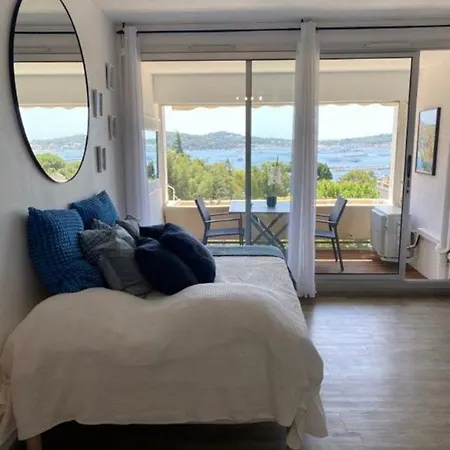Avec Vue Et Terrasse Apartment