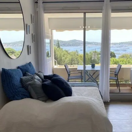 Avec Vue Et Terrasse Apartment *